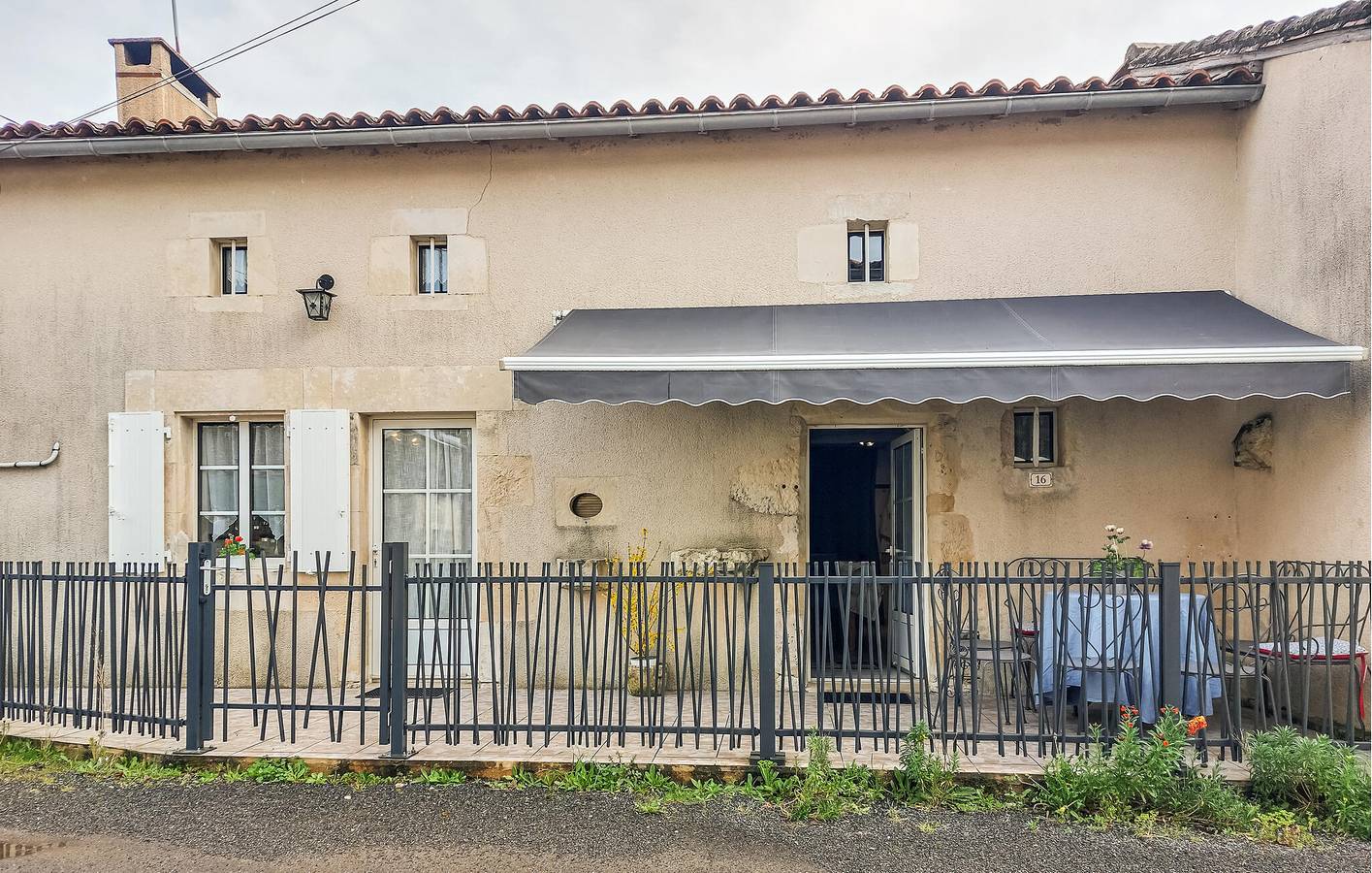 Charmant appartement avec garage, terrasse et jardin près de La Charente in Savigné, Vienne (France)