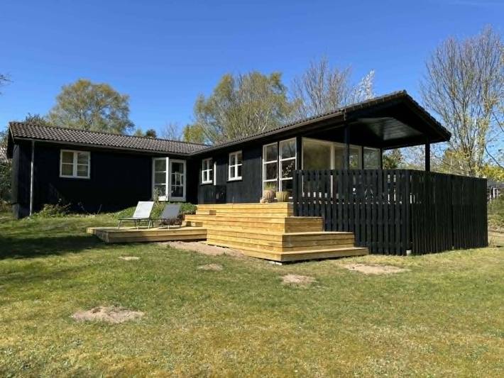Ferienhaus für 8 Personen, mit Garten und Seeblick