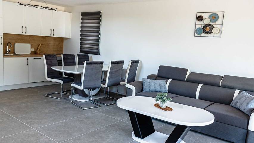 Camping car pour 7 personnes, avec terrasse en Slovénie