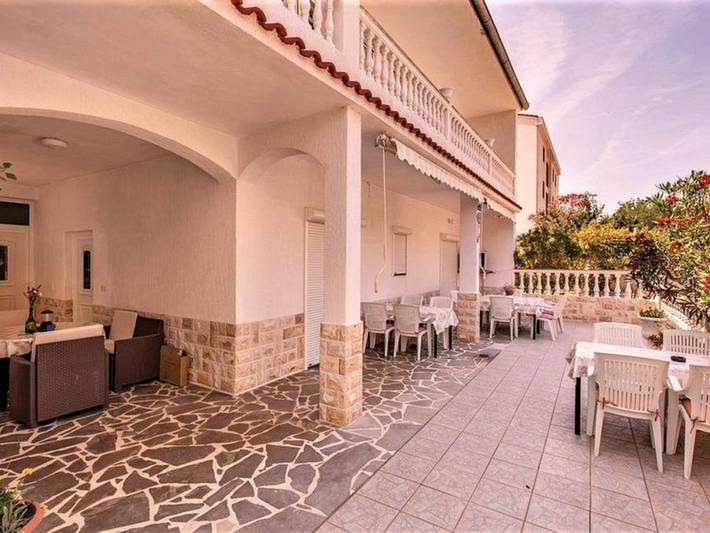 Villa für 6 Personen, mit Balkon und Garten auf Rab - 3