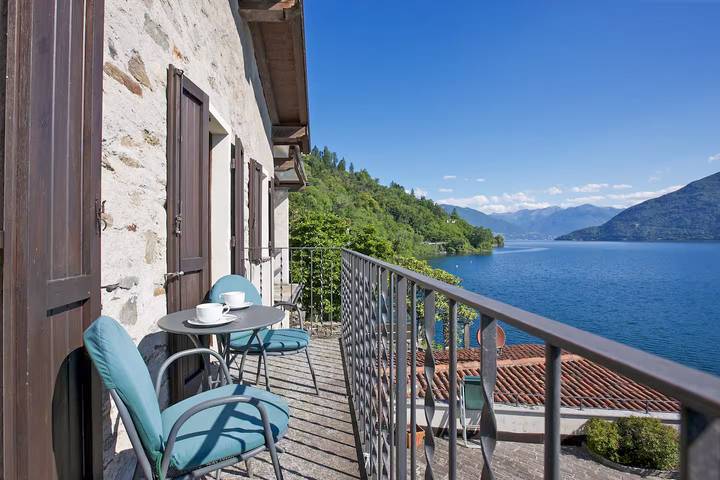 Gîte pour 4 personnes, avec vue ainsi que vue sur le lac et balcon dans Piémont - 4