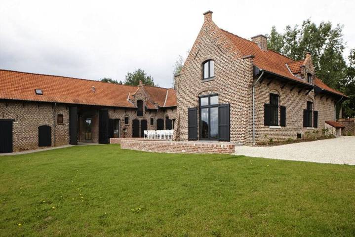 Location de vacances pour 24 personnes, avec Terrasse ainsi que Jardin et Vue dans Loker