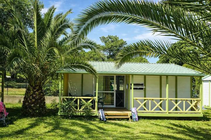 Camping pour 4 personnes, avec terrasse