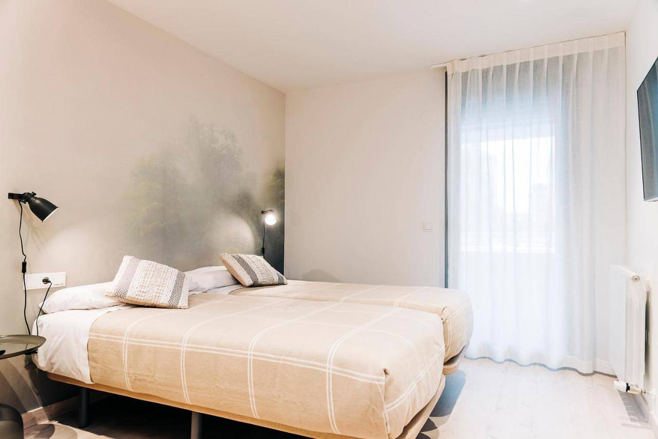 Aparthotel Salburua in Vitoria-Gasteiz, Cordillera Cantábrica