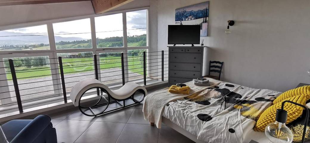 Location de vacances pour 7 personnes, avec Jacuzzi et Terrasse ainsi que Jardin et Vue à Grane - 4