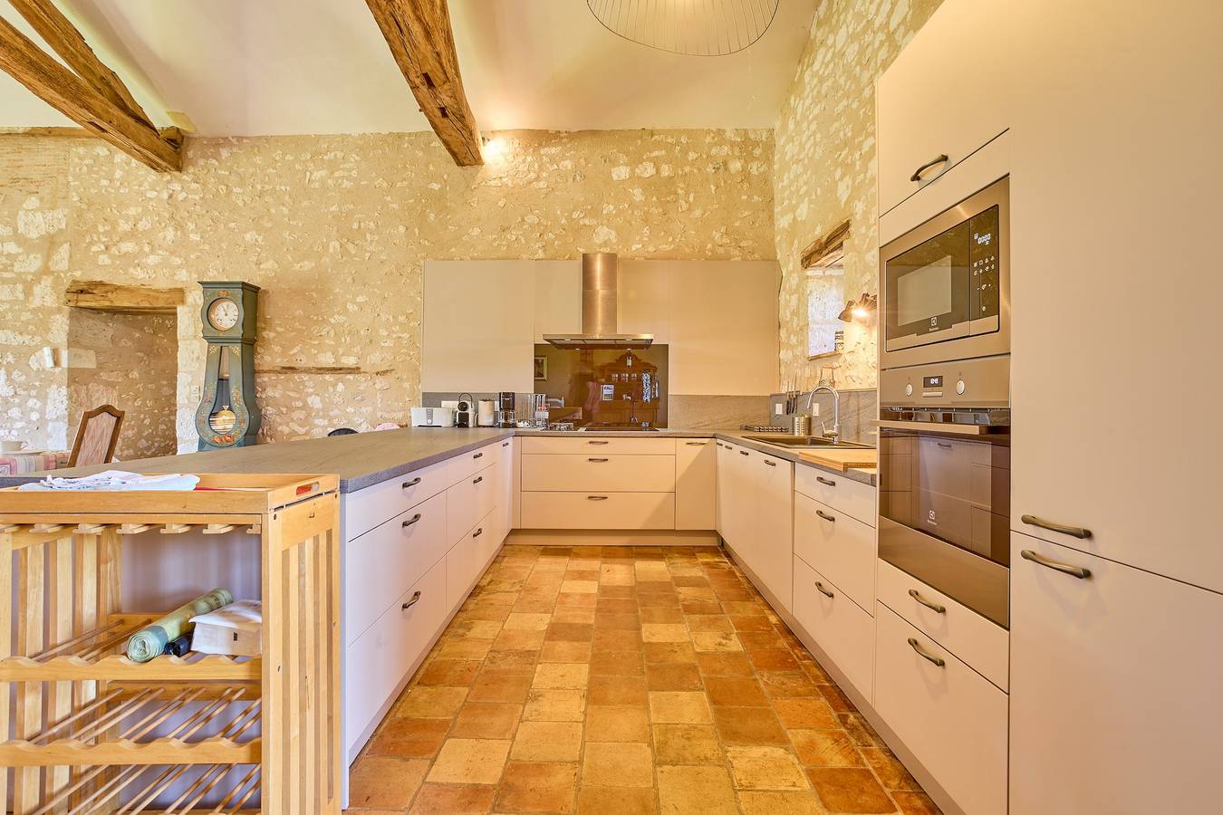 Le Pigeonnier - Piscine Privée et Jacuzzi in Thénac, Périgord Pourpre