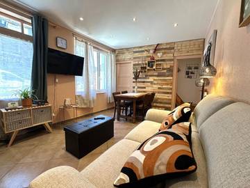Gîte pour 4 personnes, avec terrasse et vue, animaux acceptés à Polignac