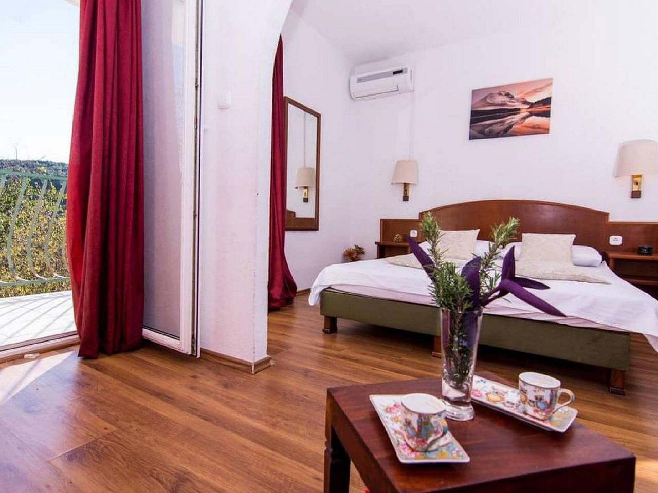 Ganze Ferienwohnung, Studioappartement Esthera 2 mit Balkon in Strandnähe in Okrug Donji, Ciovo