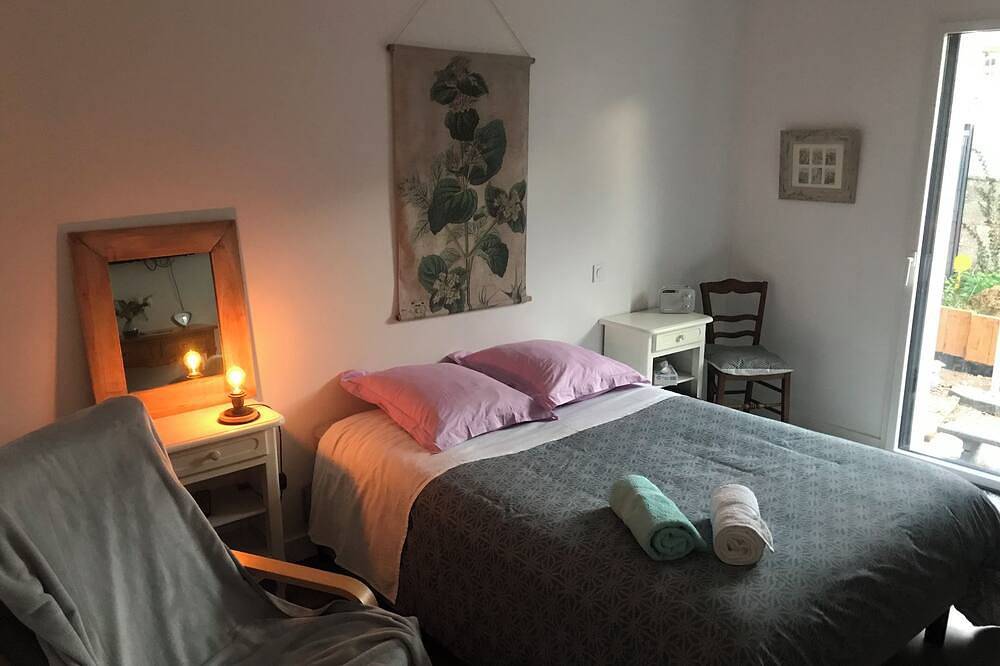 Chambre cocooning animaux accepté in Montauban-de-Bretagne, Région de Rennes
