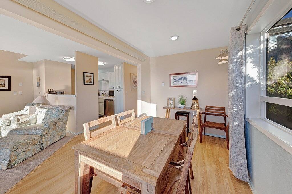 Ganze Wohnung, Bayfront Wohnung mit spektakulärer Aussicht und Gemeinschaftspool / Whirlpool / Fitnessraum! in Newport (OR), Lincoln County (OR)