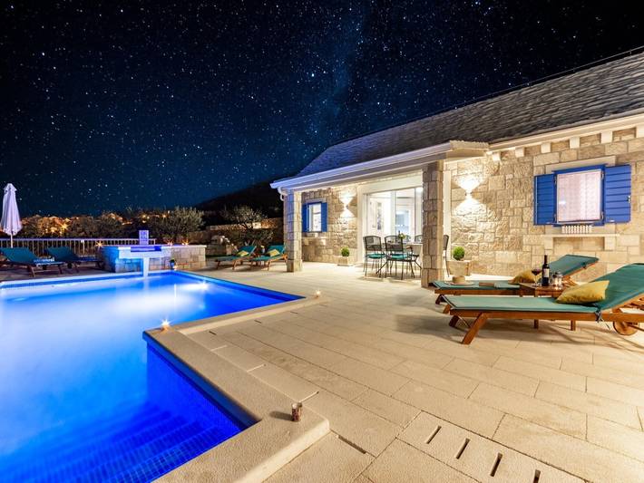 Ferienhaus für 6 Personen, mit Pool, kinderfreundlich in Bol