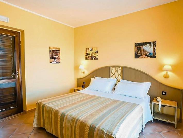 Resort per 2 persone, con Terrazza e Giardino nonché Piscina in Costa Ionica Calabria