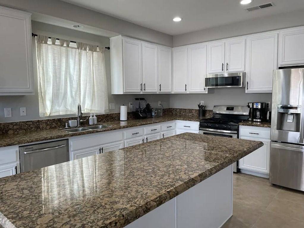 Peaceful Desert Stay with Private Pool in Coachella, Coachella Valley