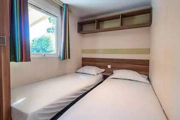 Camping pour 4 Personnes dans La Londe-les-Maures, Région de Toulon, Photo 2