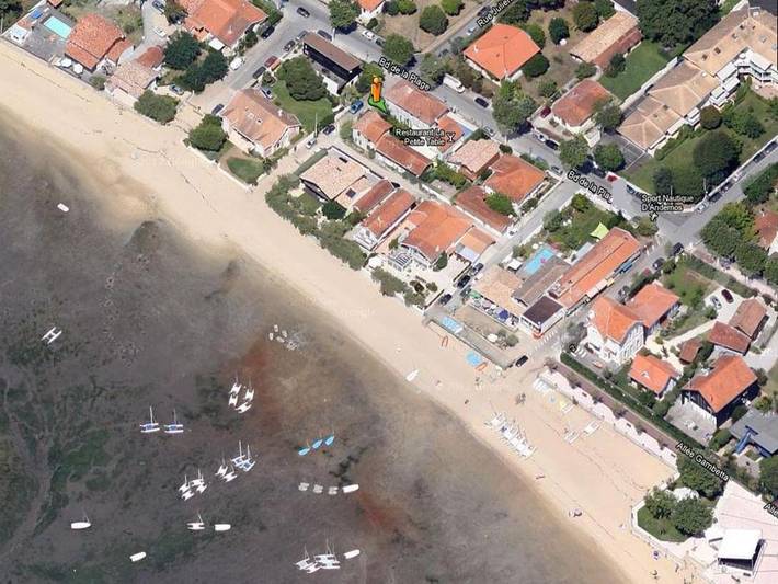 Gîte pour 4 personnes, avec terrasse dans Plage De La Jetee Andernos Les Bains - 2