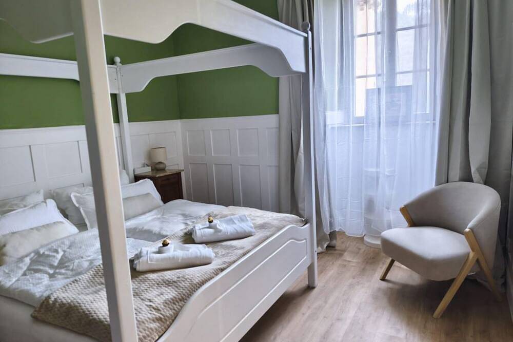 Ganze Wohnung, Appartement Ernestine - Chateau Suites - Schloss Malberg in Malberg, Eifelkreis Bitburg-Prüm