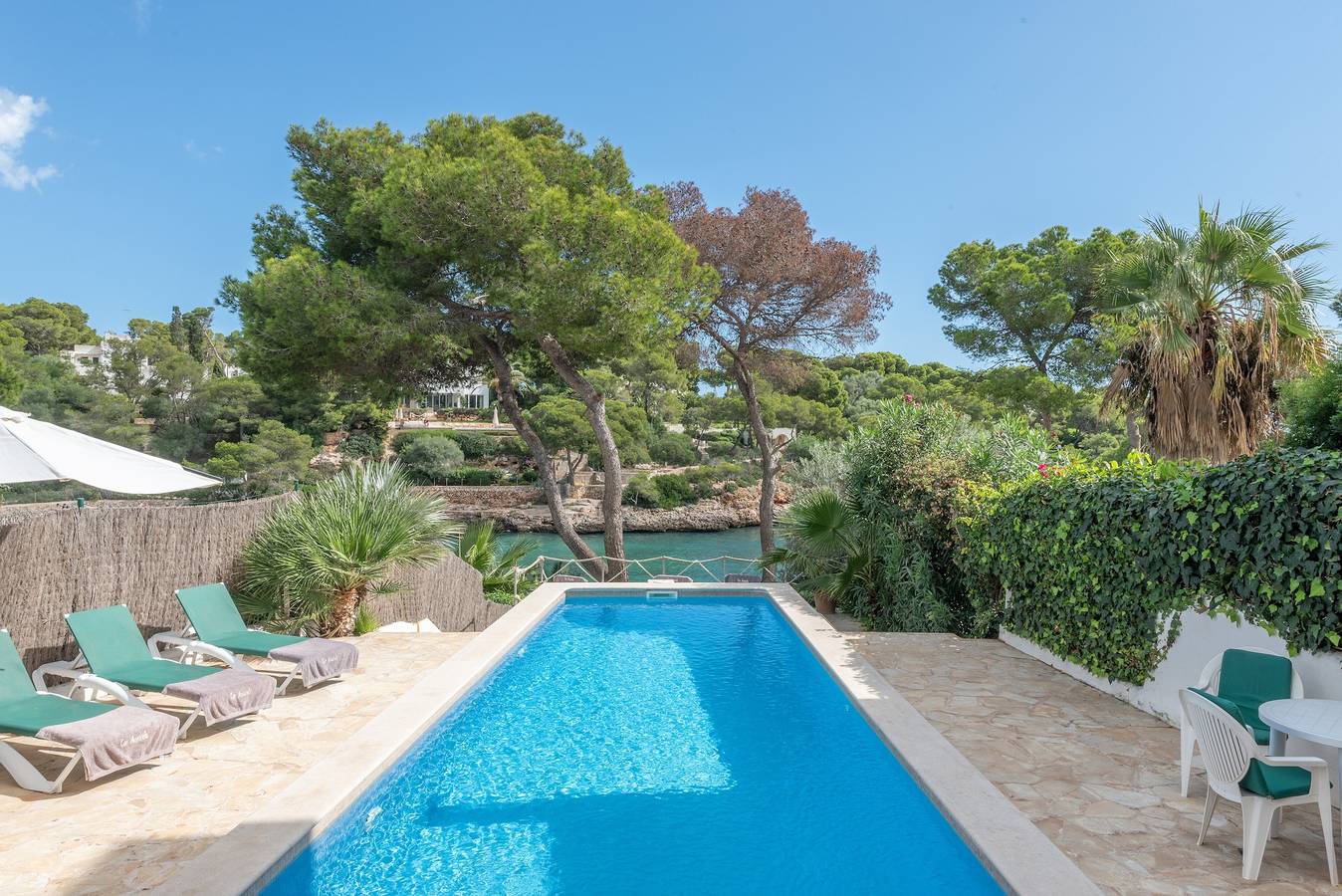 Villa "Acuarela" con vistas al mar, piscina, jardín, terraza, aire acondicionado y Wi-Fi in Cala d'Or, Santanyí