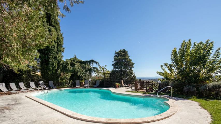 Location de vacances pour 12 personnes, avec terrasse et jardin ainsi que vue sur le lac et piscine, animaux acceptés à Sinalunga - 2