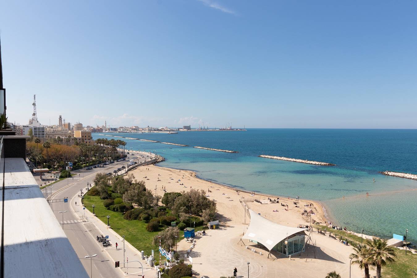 Ganze Wohnung, Ferienwohnung 'La Dimora Sul Mare' mit Meerblick, Wlan und Klimaanlage in Bari, Bari Provinz