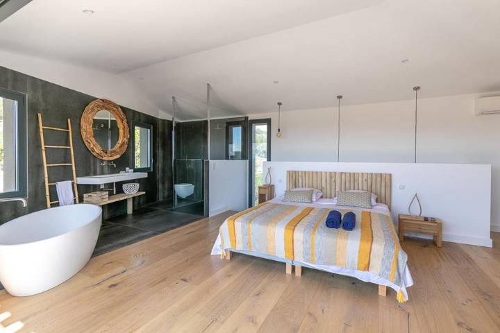 Chambre d’hôte pour 2 personnes, avec jardin ainsi que jacuzzi et piscine à Pianottoli-Caldarello - 2
