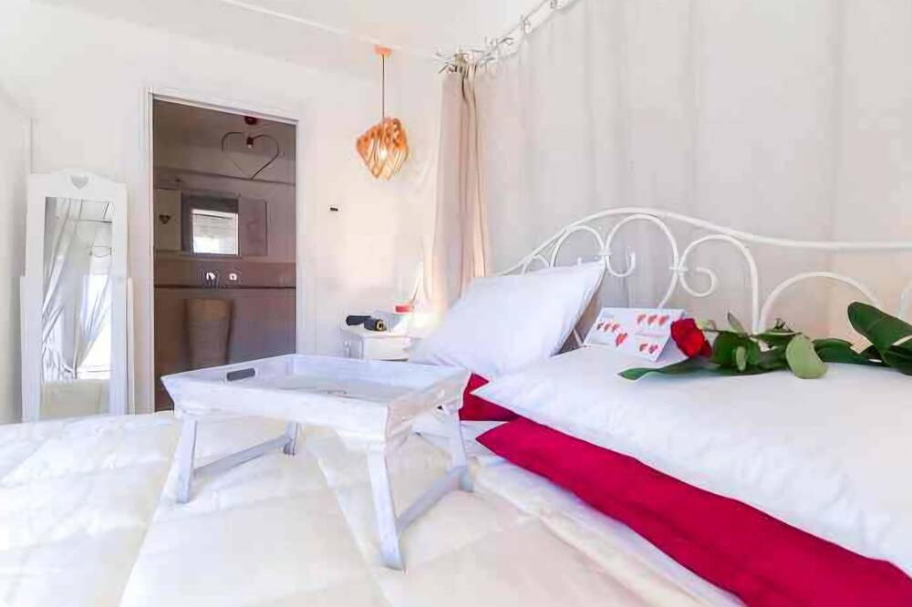 Ganze Wohnung, From the apartment and terrace view of the Lake, and with private parking space in Blevio, Comer See
