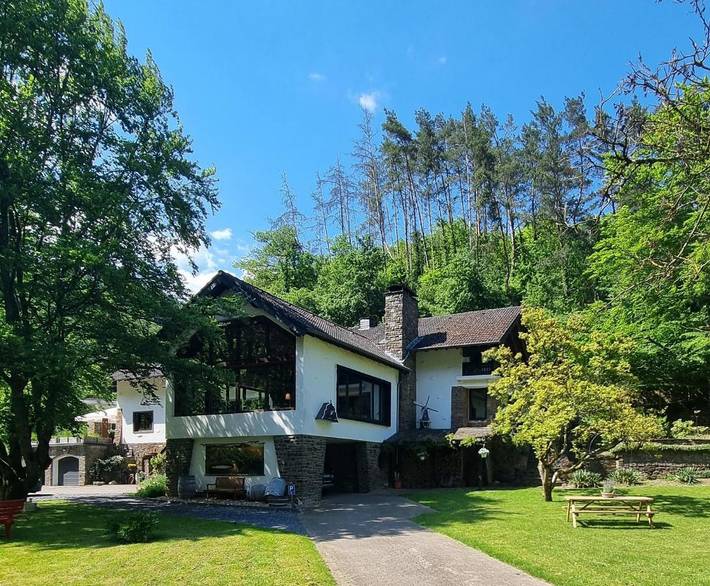Ferienwohnung für 2 Personen, mit Terrasse und Garten sowie Ausblick in Altenahr