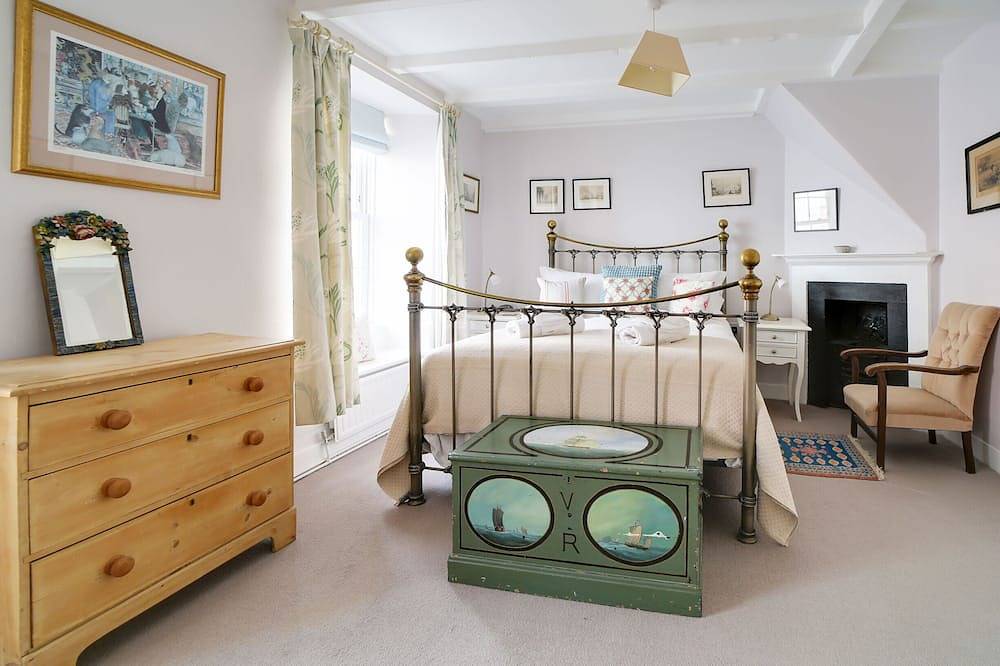 Hardys Cottage, Padstow - a perfectly located property sleeps up to six guests.  in Padstow, Cornwall