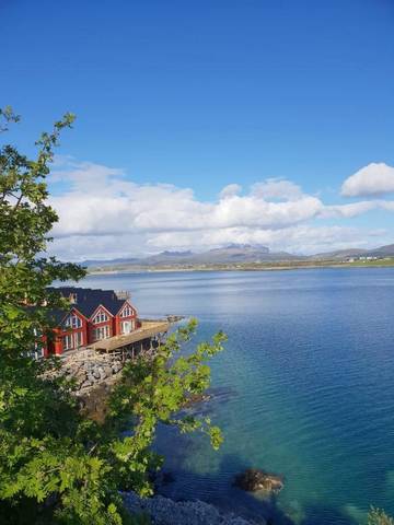 Ferienhaus für 6 Personen, mit Ausblick und Seeblick sowie Terrasse, mit Haustier auf den Lofoten