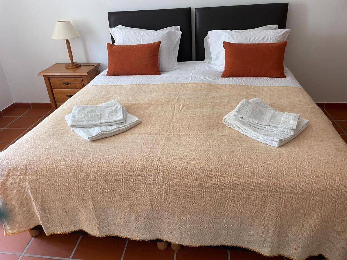 Apartamento inteiro, Two-Bedroom Apartment in Amoreira, Leiria distrito