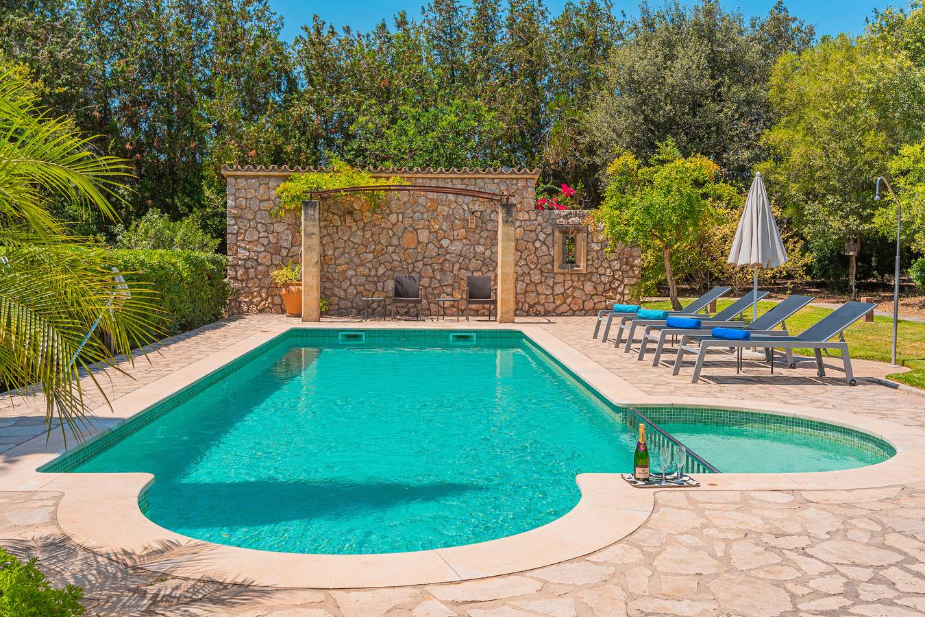 Villa Cal Llenyater close to the Beach with Terraces, A/C & Wi-Fi in Pollença Town, Pollença