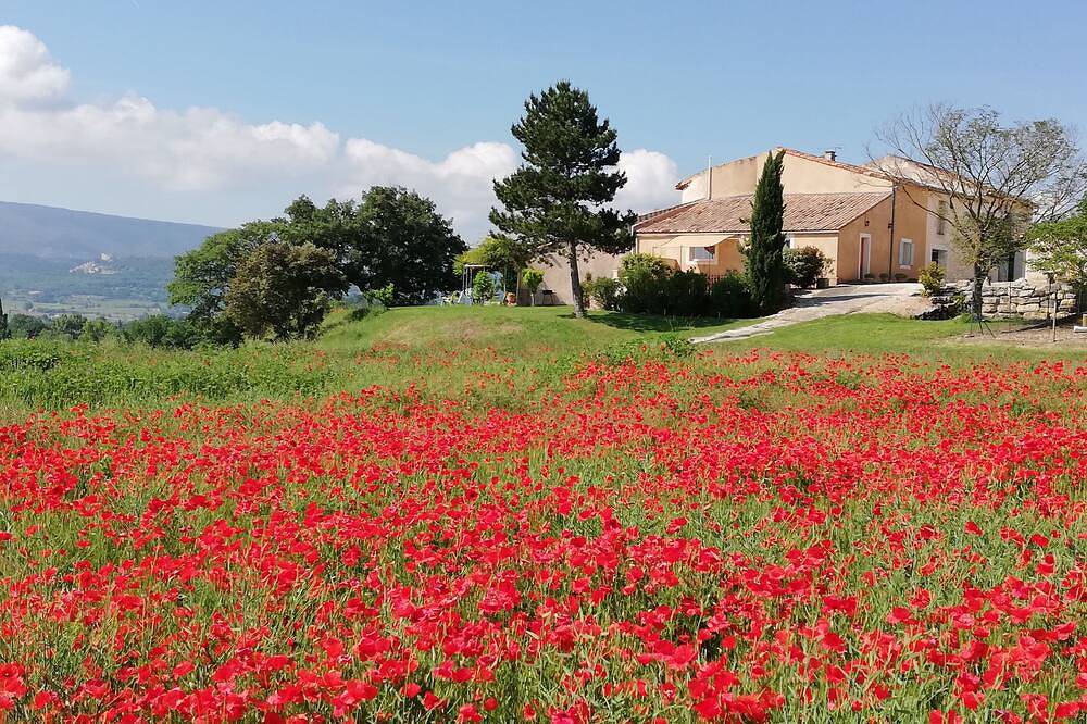 Gite à la campagne et belle vue dominante in Roussillon, Parc naturel régional du Luberon