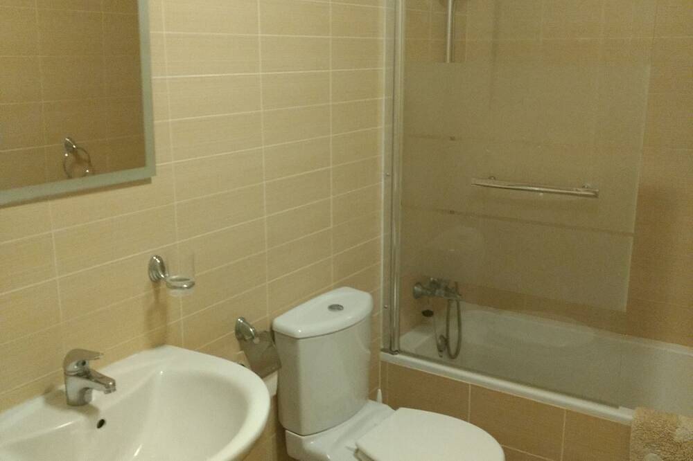 Apartamento entero, Apartamento céntrico. Fantásticas vistas. Estacionamiento/Wi-Fi Gratis in Almerimar, El Ejido
