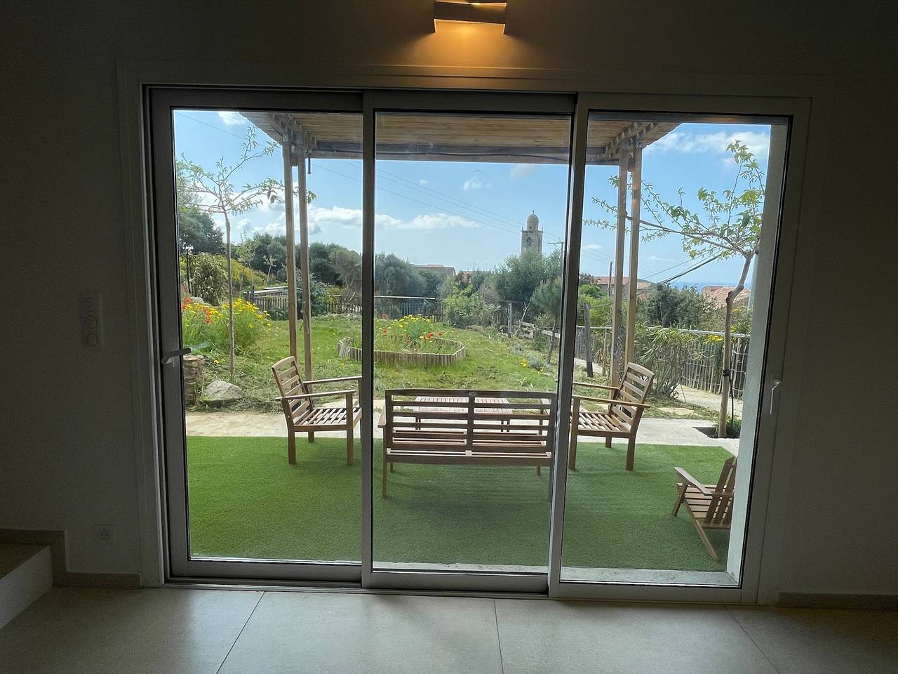 Casa vacanze 'Guetali Du Village' con terrazza privata, Wi-Fi e aria condizionata in Roccapina, Monacia d'Aullena