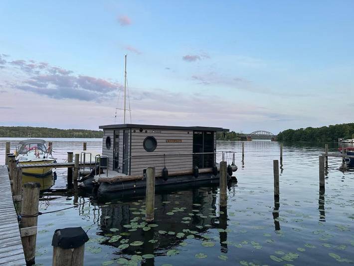 Ferienwohnung für 4 Personen, mit Terrasse und Seeblick sowie Ausblick in Brandenburg an der Havel