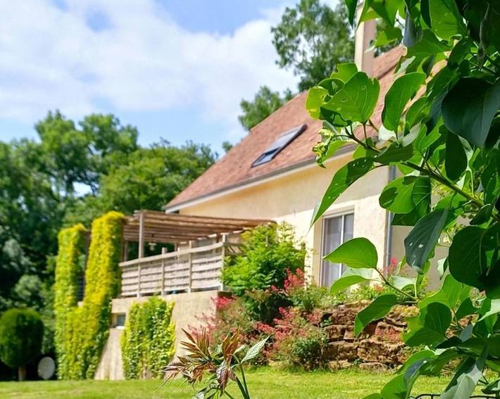 Location de vacances pour 8 personnes, avec vue et jardin, adapté aux familles à Alvignac - 2