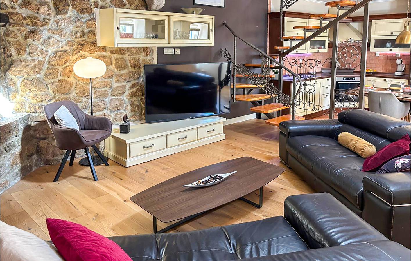 Gemütliche 200 m² große Wohnung mit Terrasse in der Nähe des Bakar-Strandes und des Stadtzentrums in Bakar, Primorje-Gorski Kotar