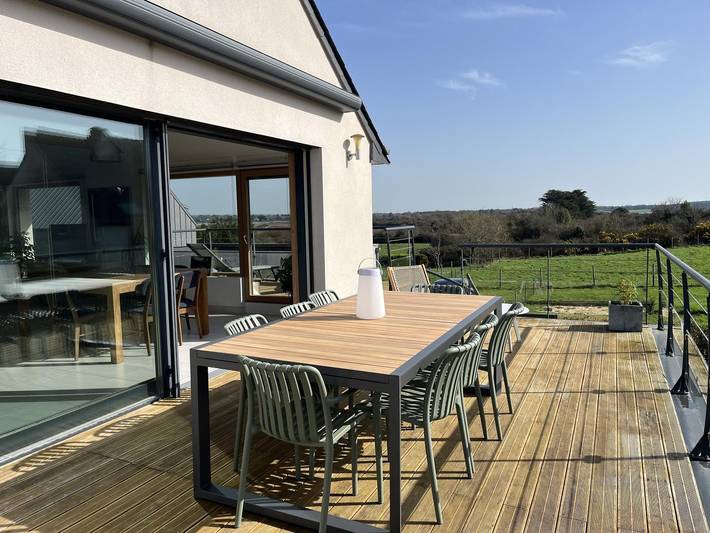 Gîte pour 4 personnes, avec piscine et jardin
