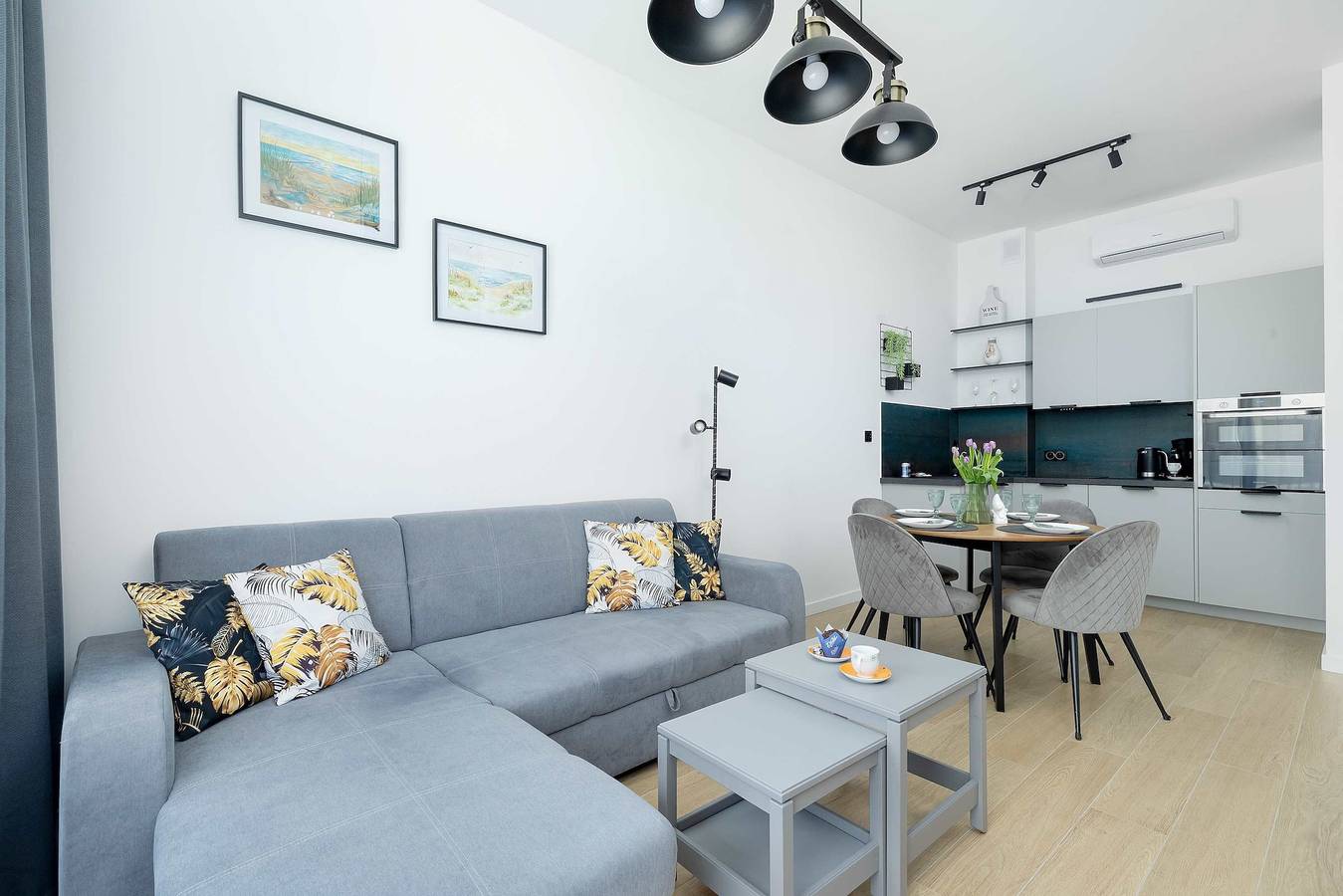 Entire apartment, Mrze  yno Nadmorska 7F   Modern Apartment   Parking in Mrzeżyno, Powiat gryficki