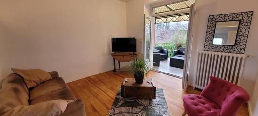 Maison d’hôte pour 2 personnes, avec vue ainsi que jardin et terrasse à Rouffignac-Saint-Cernin-de-Reilhac