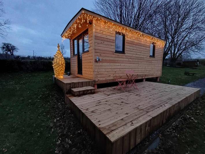 Gîte pour 3 personnes, avec jardin et vue ainsi que piscine et terrasse à Pepinster