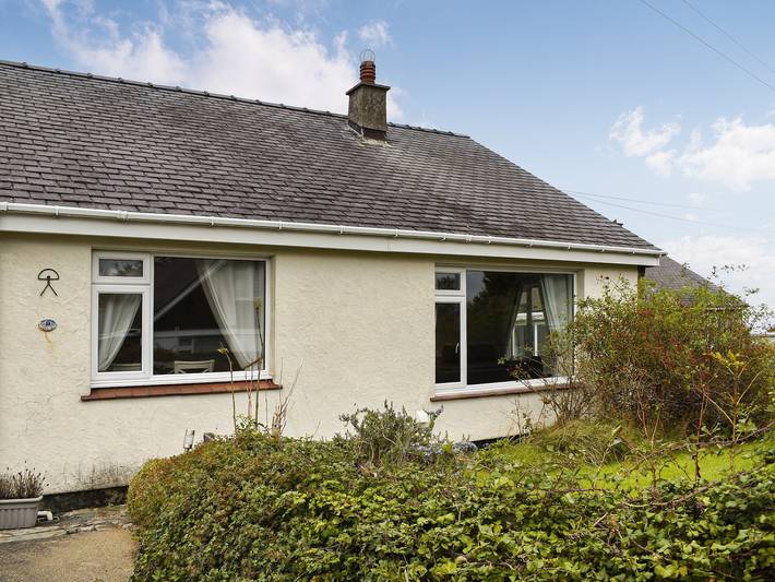 Cottage for 6 people, with garden, with pets in Red Wharf Bay