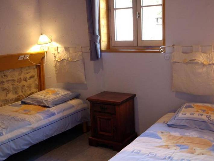 Location de vacances pour 6 personnes, avec jardin à Chalmazel - 2