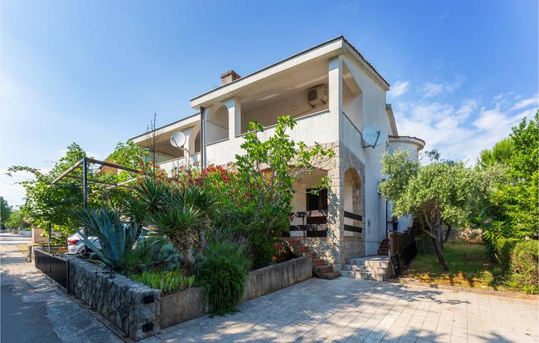 Ferienwohnung für 4 Personen, mit Terrasse in Pinezici