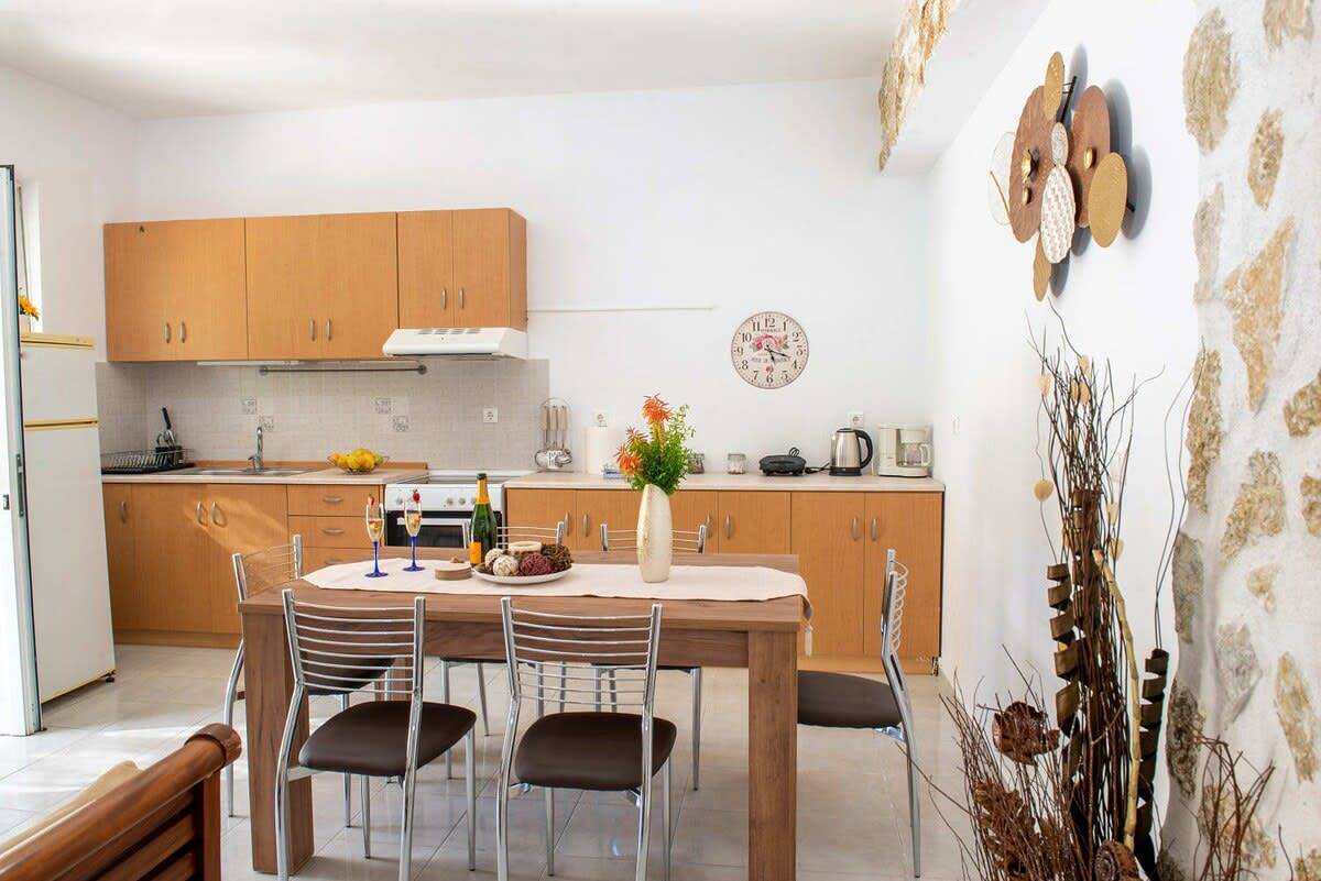 Entire apartment, Atlantic Cave Haven-Seaside, Fully Equipped in Kolympia, Rhodes