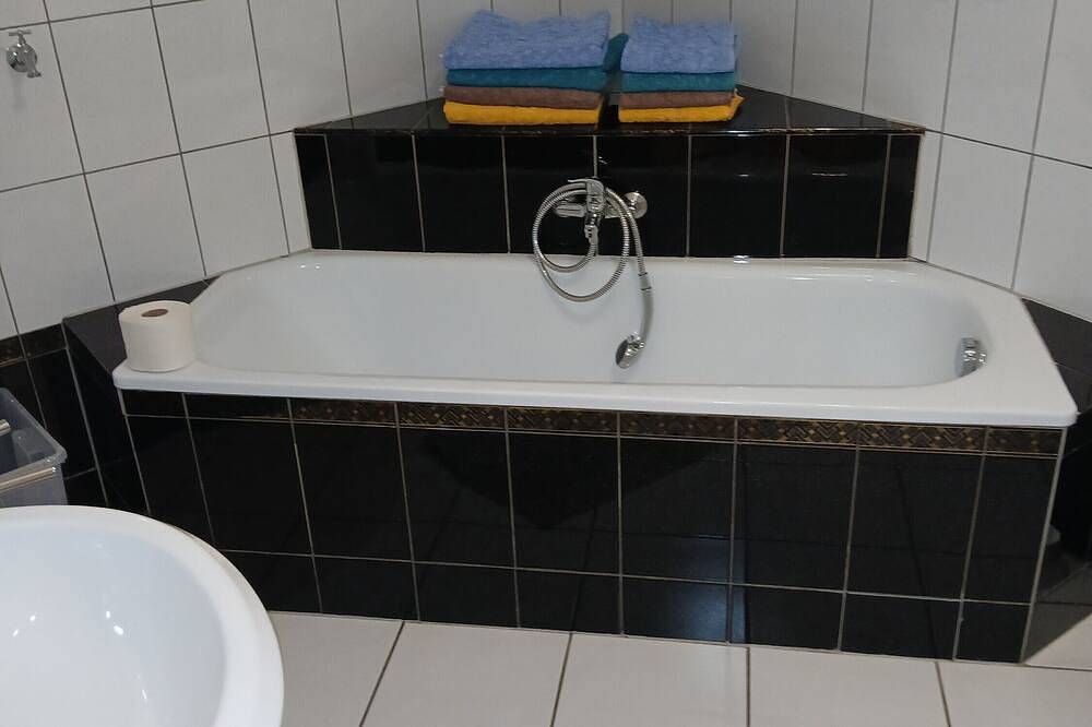 Ganze Wohnung, Apartment '1' mit privater Terrasse und Wlan in Olpe, Sauerland