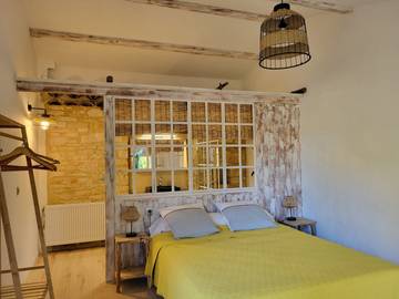 Gîte pour 2 personnes, avec jardin et piscine à Vagnas