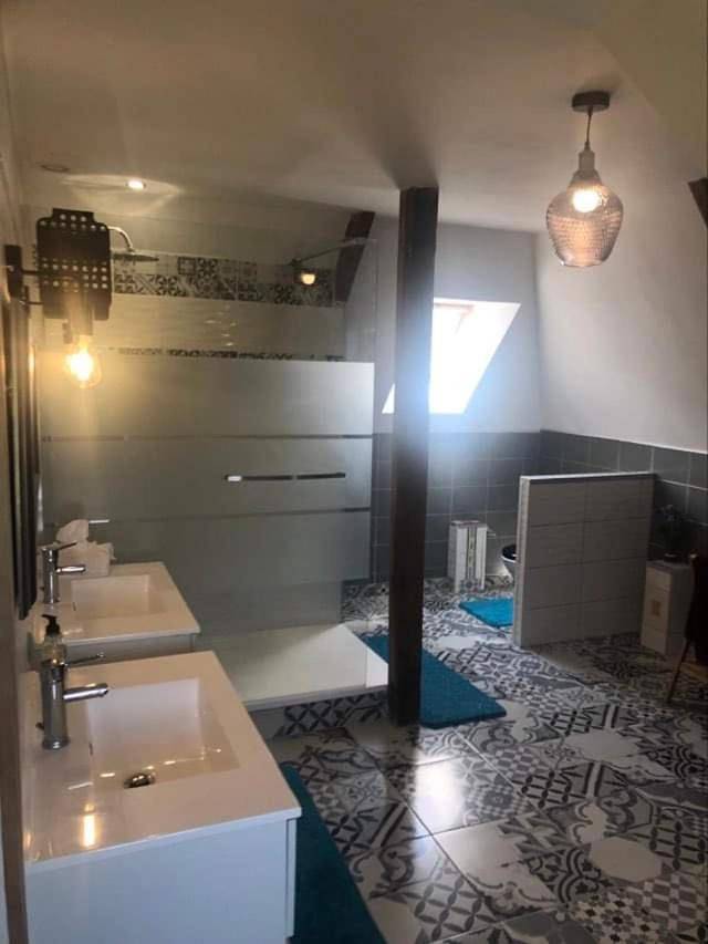 Location de vacances pour 2 personnes, avec vue ainsi que jardin et terrasse à Saint-Étienne-la-Thillaye - 4