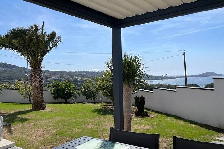 Gîte pour 4 personnes, avec jardin et terrasse dans Plage d'Agosta