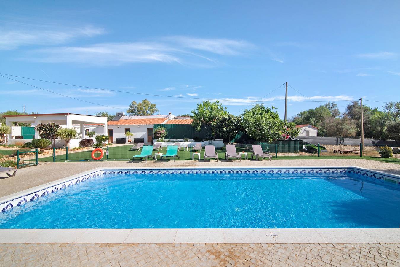 Casa de vacaciones 'Villa Assumadas' con vistas a la montaña, Wi-Fi y aire acondicionado in Guia, Distrito de Faro