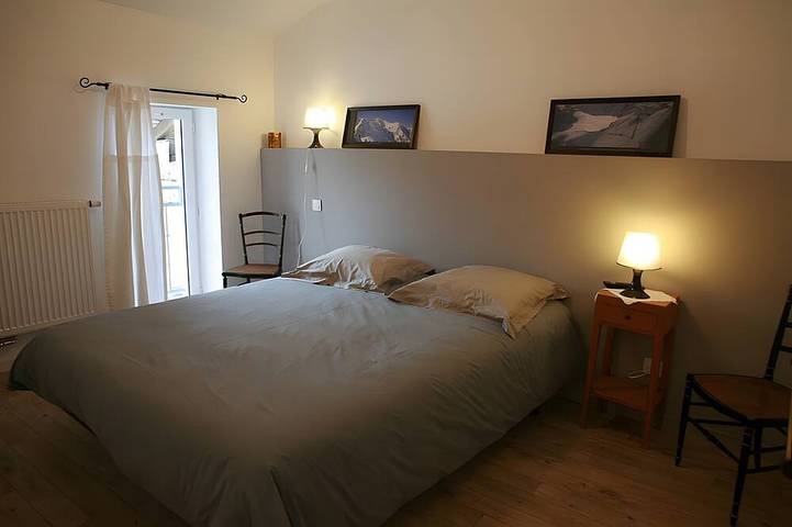 Location de vacances pour 5 personnes, avec jardin à Civrieux (Ain) - 2